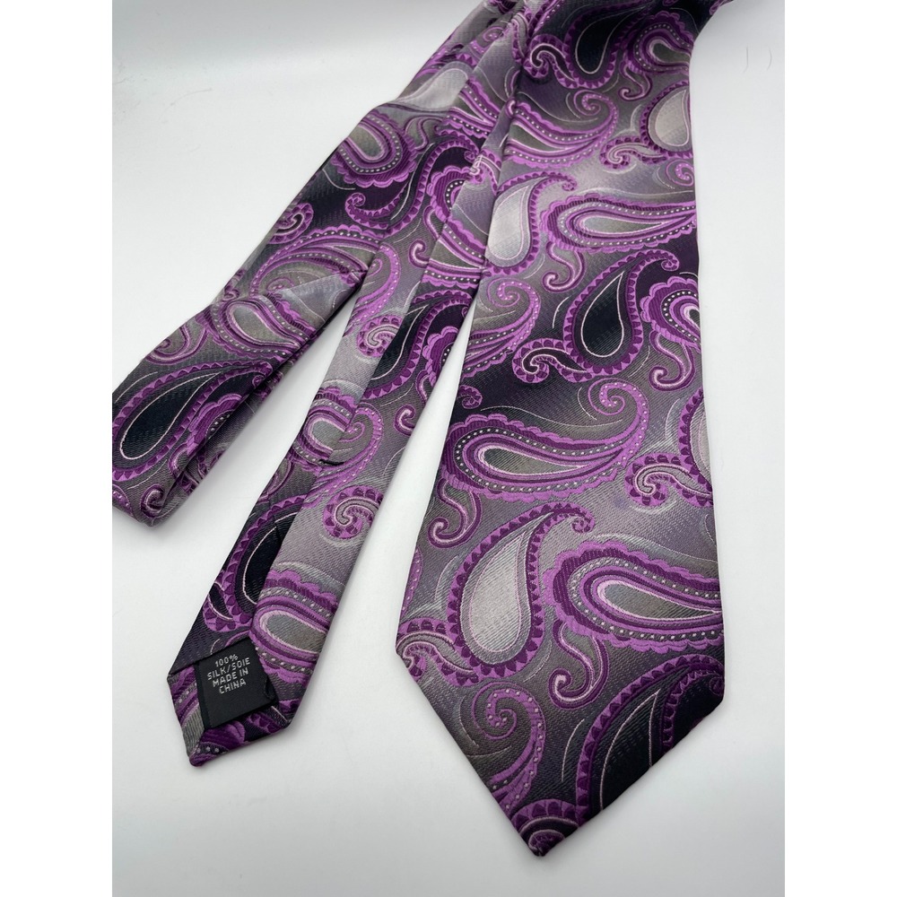 Van Heusen Mens Purple Grey Paisley 100% Silk Necktie Classic Formal Tie